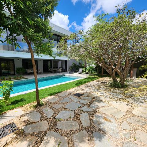 Casa à venda em Goiânia, Jardins Itália, com 4 quartos, com 350 m²